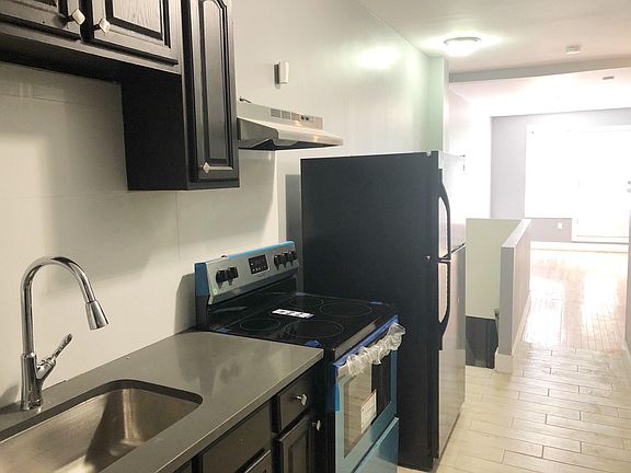 3rd image of 1372 Teller Ave #1A