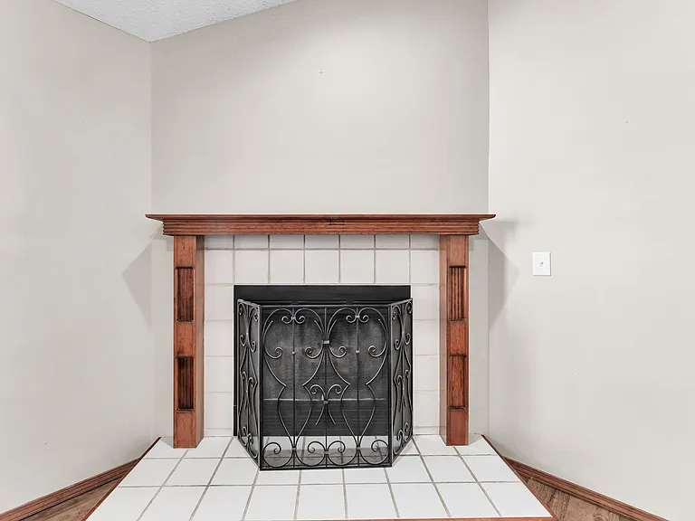 1209 W Butterfield Dr — Photo 8