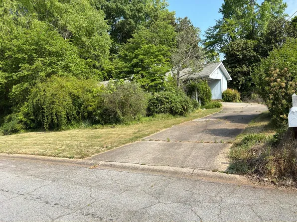 6339 S Summers Cir, Douglasville, GA 30135