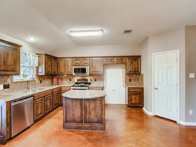 3676 Spring Canyon Trl — Photo 13