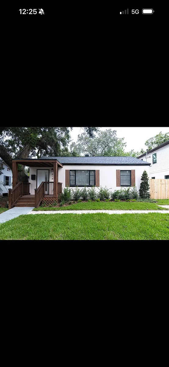 Photo 2 of 20 - 818 W Plymouth St - Tampa, FL Building Photo - 818 W Plymouth St