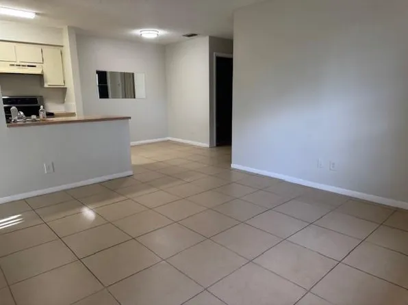 10424 NW 8th Street #203, Pembroke Pines, FL 33026