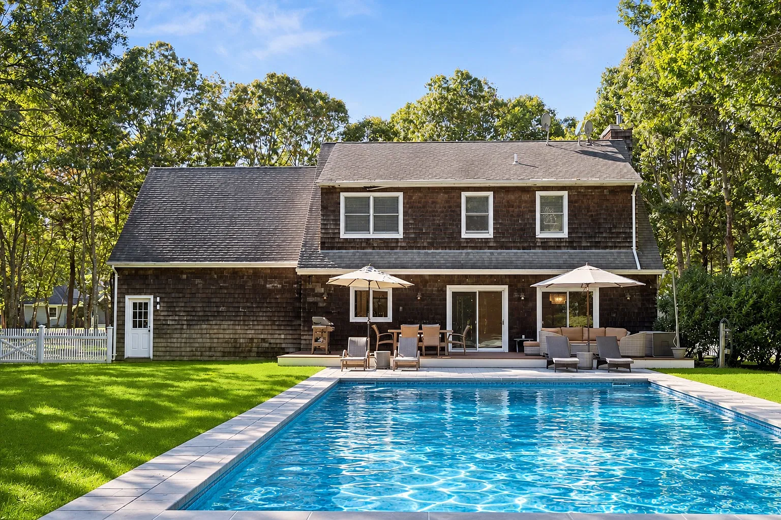 Summer in East Quogue 4 Beds 3 Bath Lg Inground Pool — Photo 3
