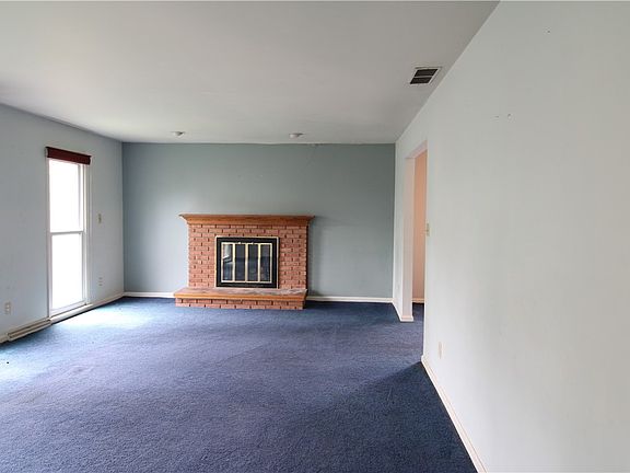 4th image of 2173 Longwood Ct