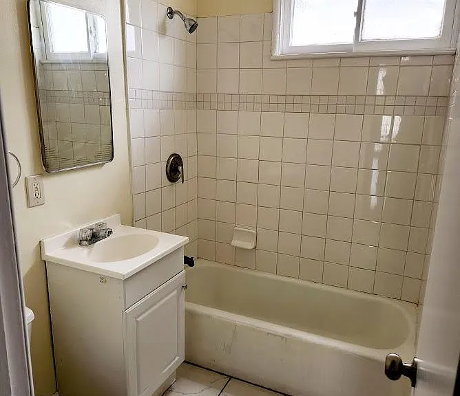7357 Woodman Ave — Photo 7