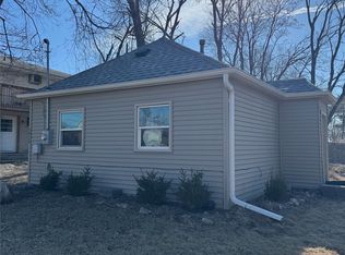 5920 Hickman Rd, Des Moines, IA 50322