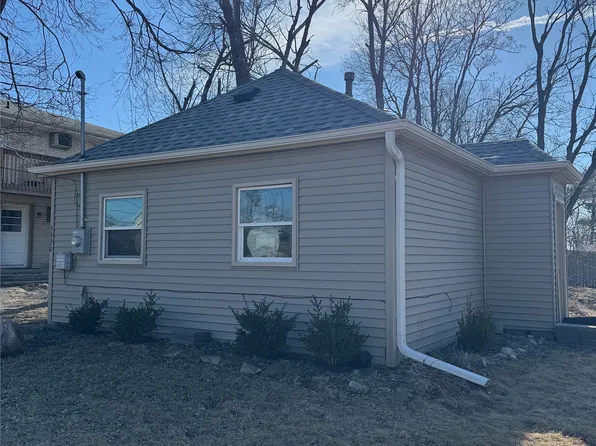 5920 Hickman Rd, Des Moines, IA 50322