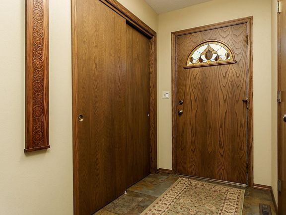 3rd image of 24 Reidwood Ln