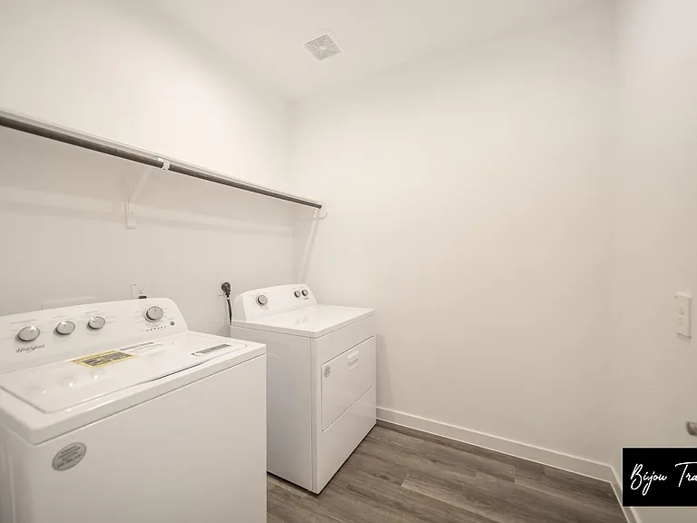 1728 Daylight Lake Dr — Photo 36
