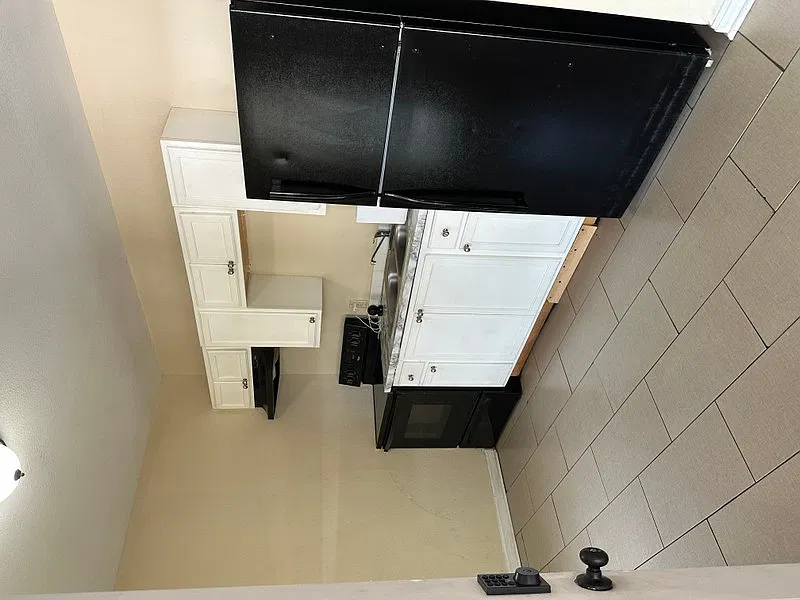 2 bed, 1.0 bath, 700 sqft, $700 — Photo 1