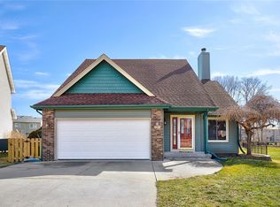 121 26th Ct, West Des Moines, IA 50265