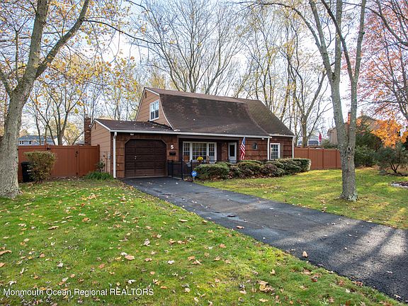 5th image of 5 Copperfield Ct