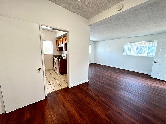 3rd image of 16112 Van Ness Ave #9
