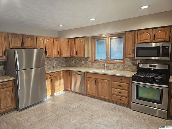 4th image of 4909 Giles Rd