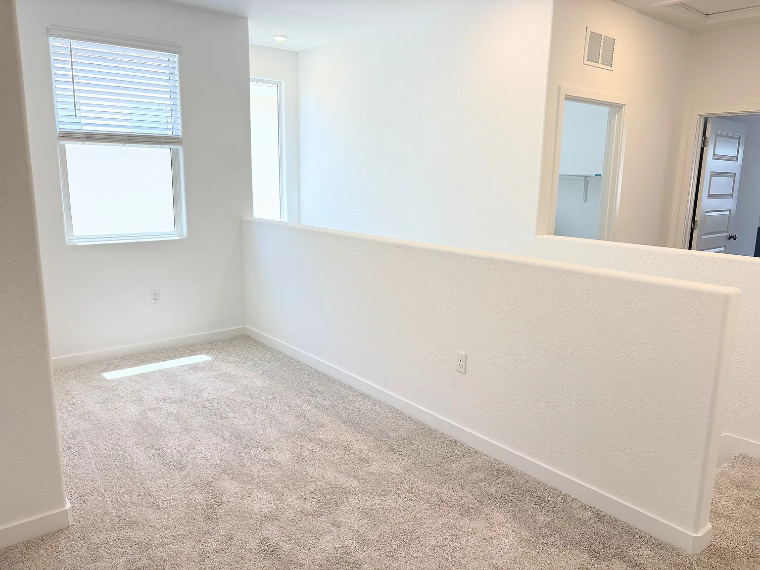 3 bed, 2.5 bath, 1943 sqft, $3,000 — Photo 3