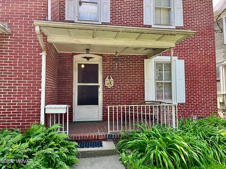 336 Hastings St — Photo 2