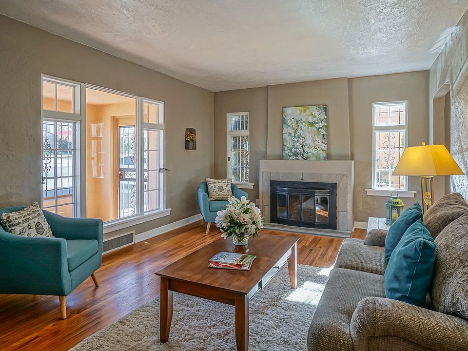 1st image of 313 Carlisle Blvd SE