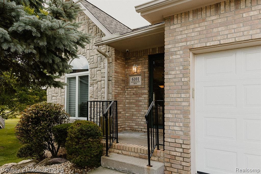 6101 Steeplechase Dr, Grand Blanc, MI 48439 Zillow