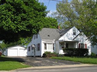 1009 Division St, Charleston, IL 61920