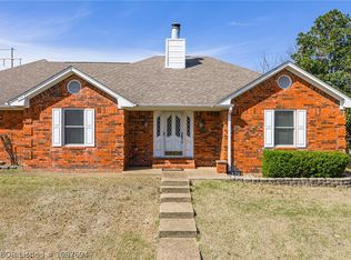 1701 Broken Hill Dr, Van Buren, AR 72956