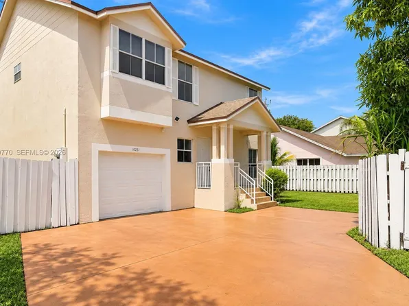 10251 NW 3rd St, Pembroke Pines, FL 33026
