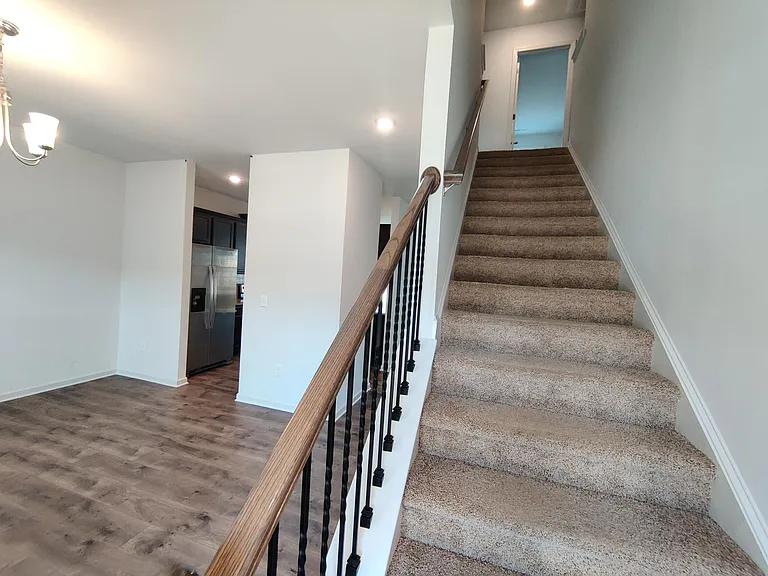 356 N Great White Way — Photo 10