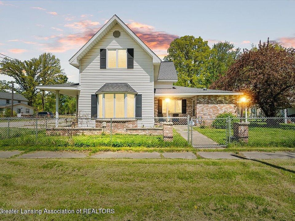 1st image of 208 W Pine St