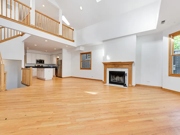 861 W Wrightwood Ave #3 — Photo 4