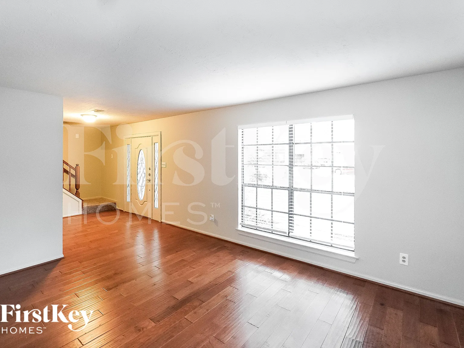 4 bed, 2.5 bath, 2528 sqft, $2,445 — Photo 2