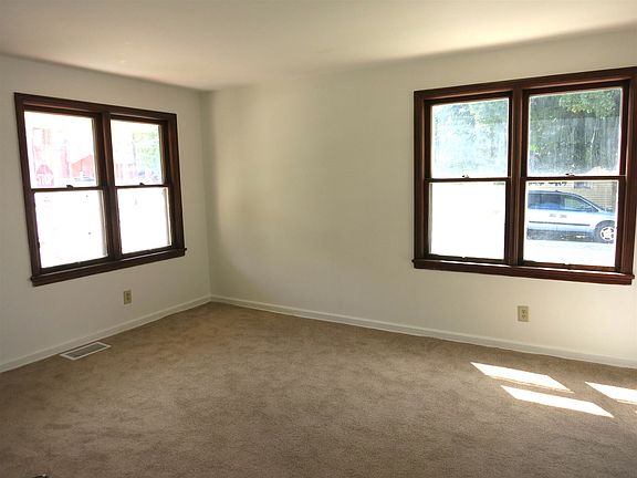 2nd image of 518 S 1st St