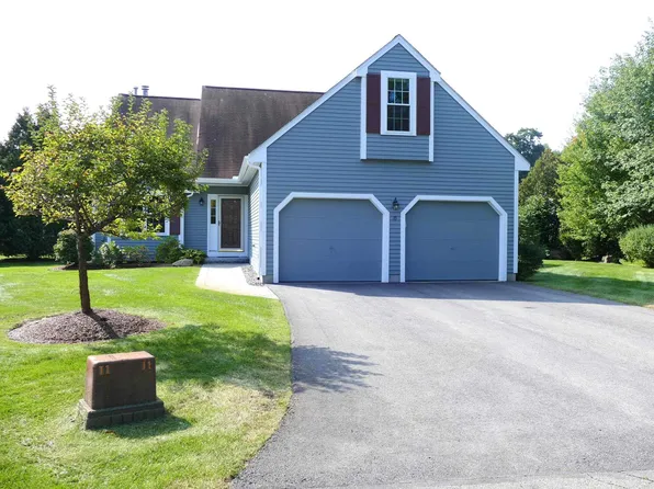 8 Swallow Lane, Nashua, NH 03063