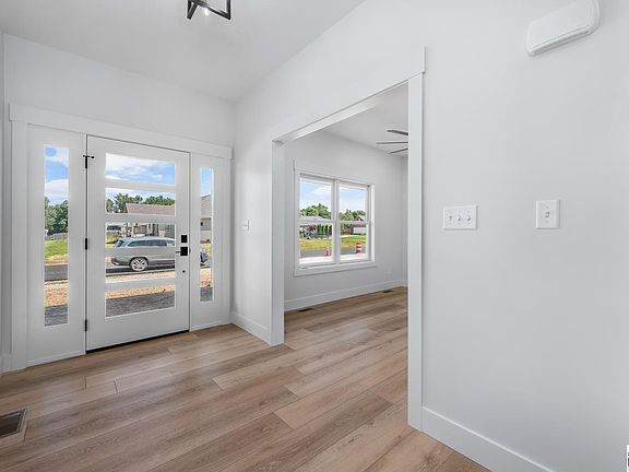 5th image of 8041 Eastland Ct