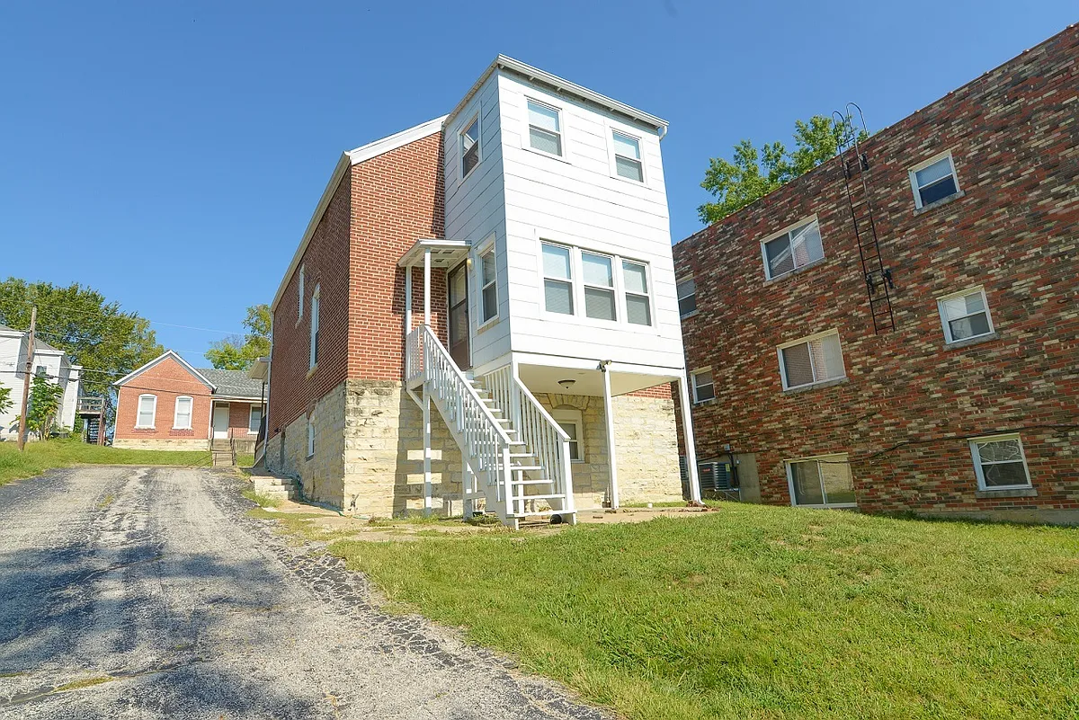 Building Photo - 203 Ash St #1