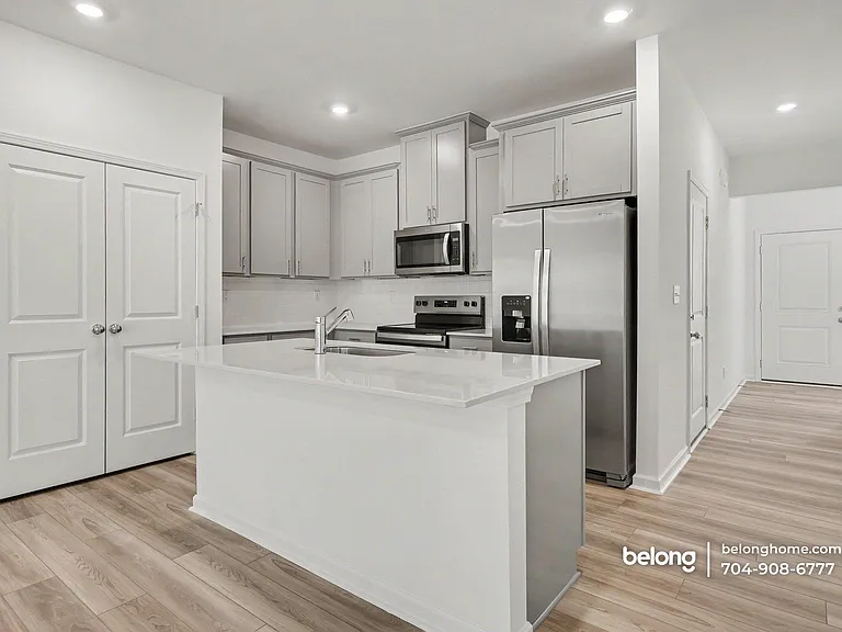 11912 Oak St — Photo 6