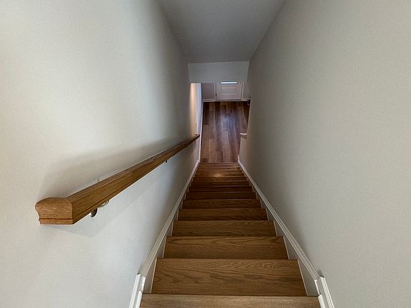 Stairwell to MainLevel