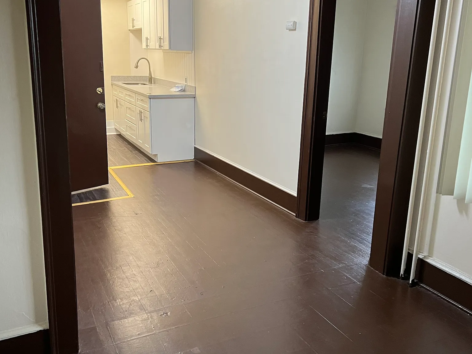 2 bed, 700 sqft, $1,700 — Photo 2