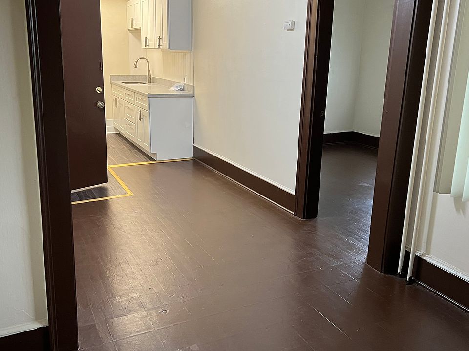 2nd image of 2211 NE 50th St APT 11