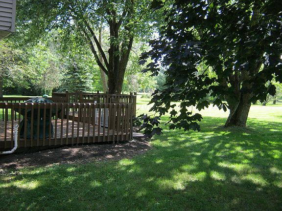 4th image of 7885 Fairlawn Dr