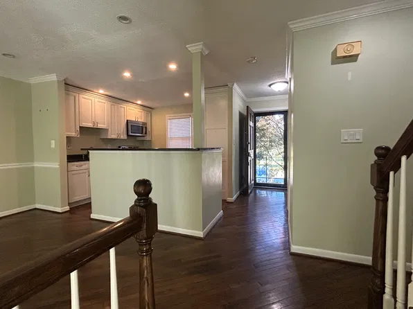 102 Gold Kettle Dr, Gaithersburg, MD 20878