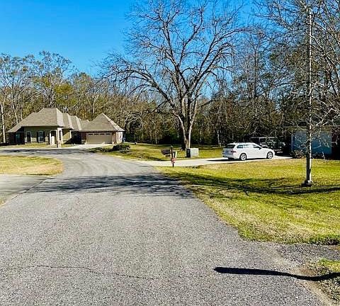 2nd image of 102 Pasture Ln