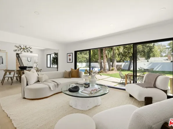 8356 Fallbrook Ave, Canoga Park, CA 91304