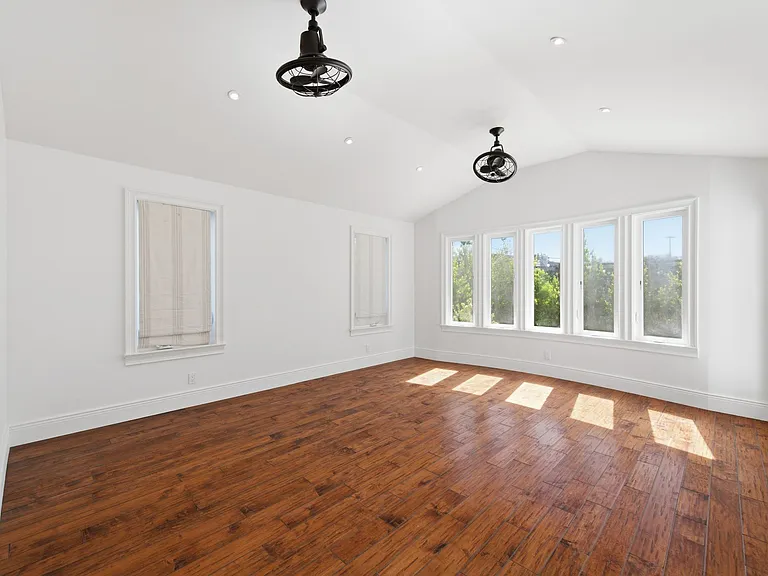 2476 Homewood Dr — Photo 19