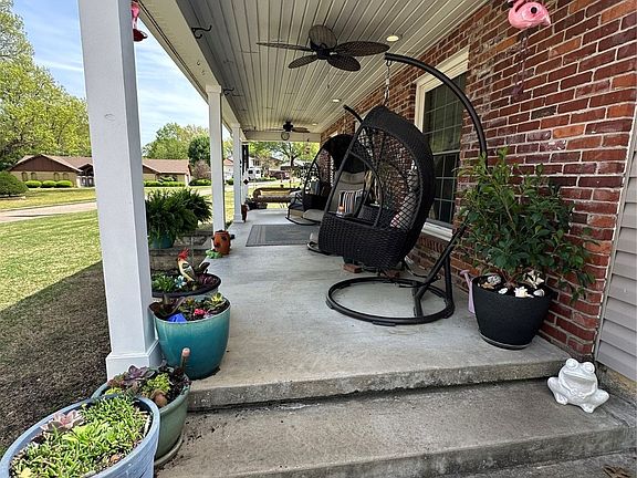 2nd image of 824 Branson Park Dr