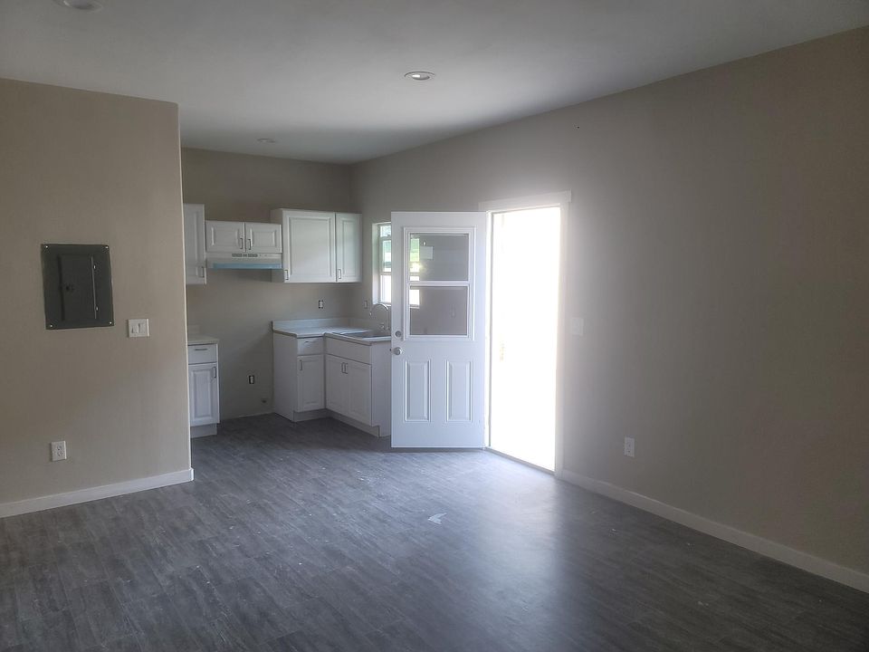 1st image of 1417 Parker Ave