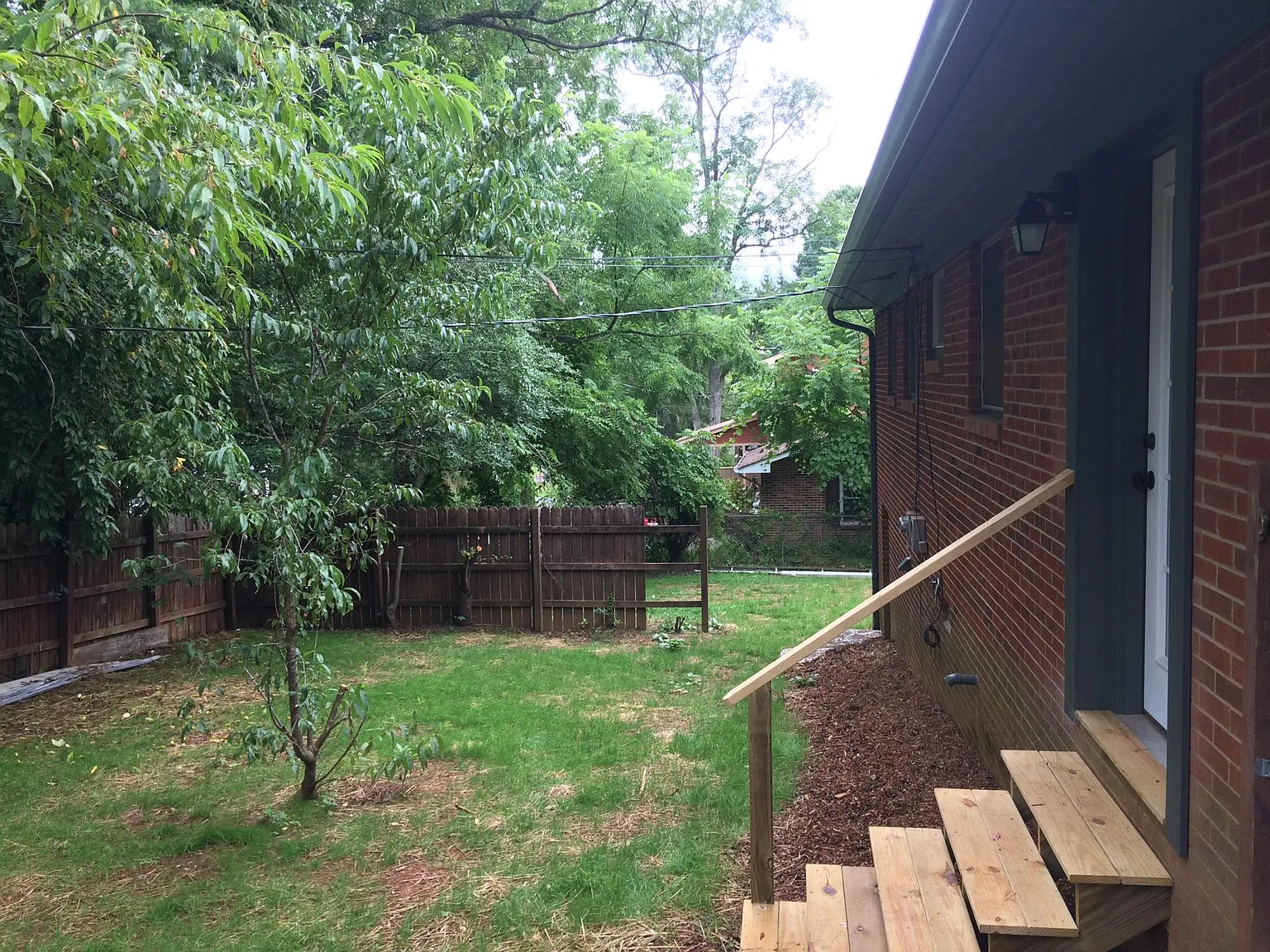 180 White Oak Ln — Photo 3