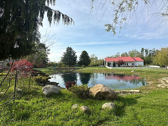 2nd image of 7982 Heinemann Rd