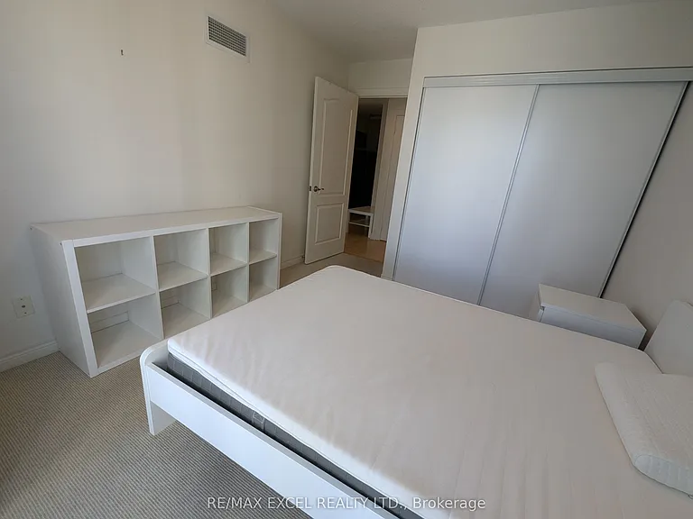 60 Town Centre Ct #1605 — Photo 9