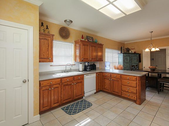 5th image of 6501 Acacia Ln