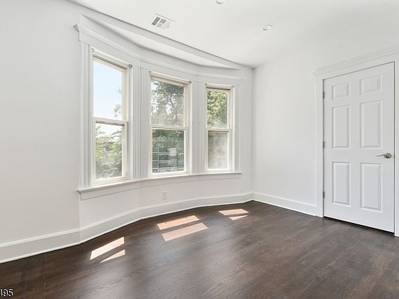 3rd image of 67 Dunnell Rd