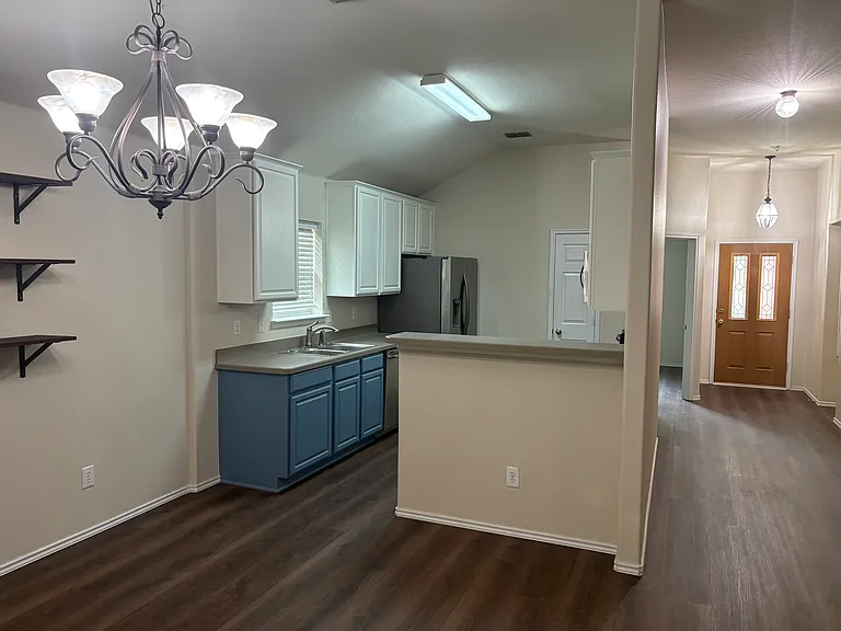 4517 Fox Sedge Ln — Photo 8